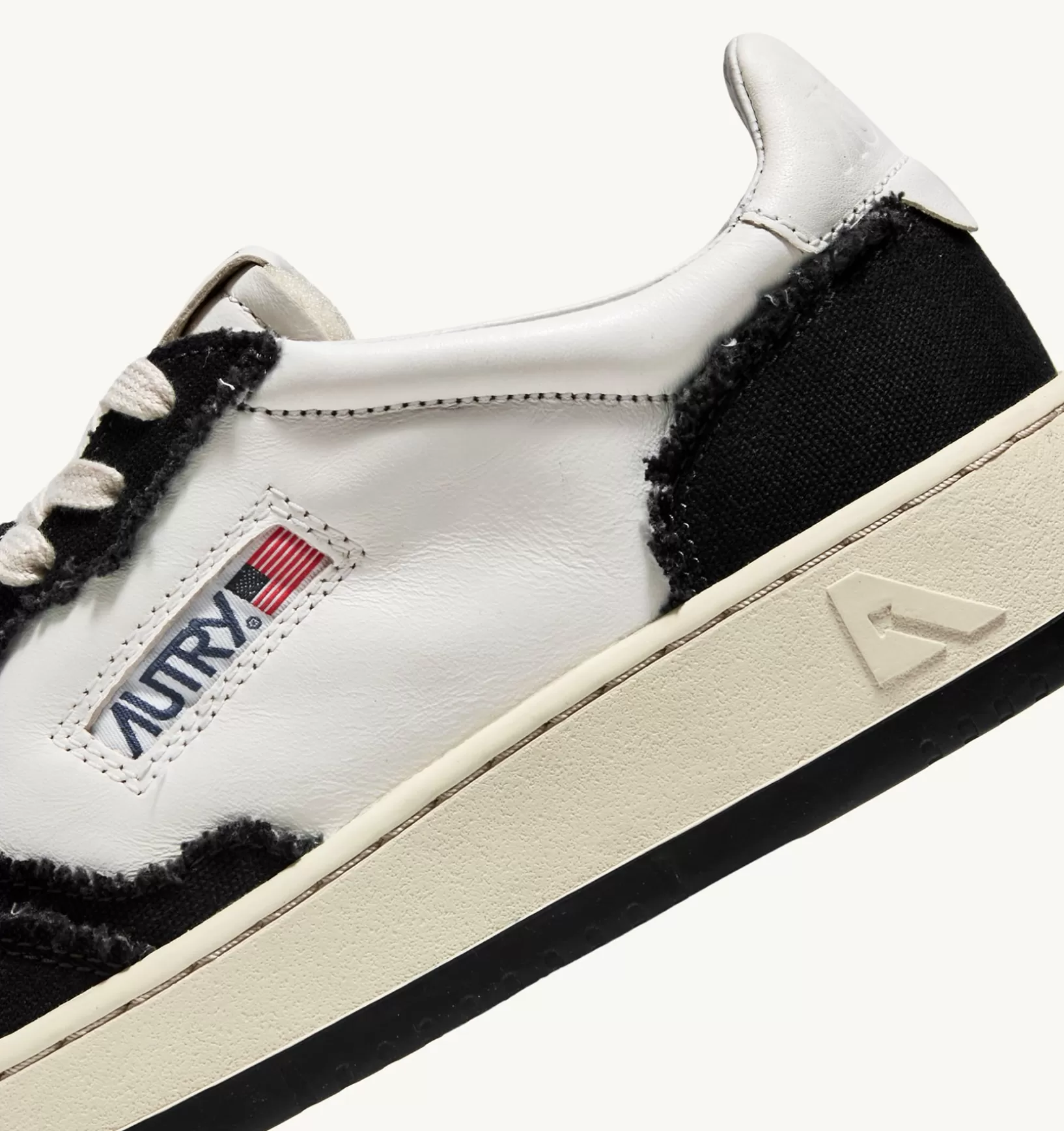 AUTRY Sneakers Medalist Low In Pelle Di Capra E Tela Bicolor Bianco Nero^Uomo Medalist