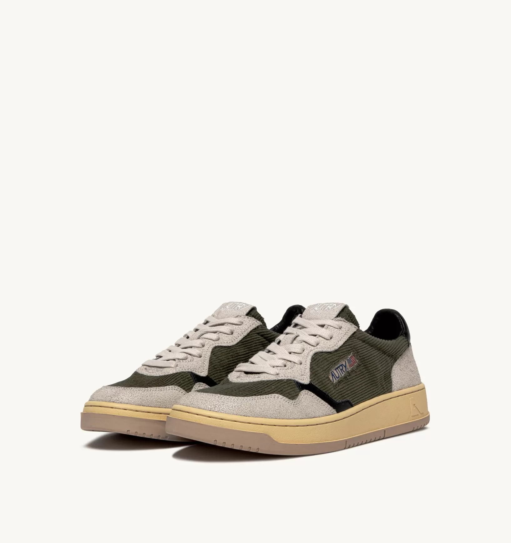 AUTRY Sneakers Medalist Low In Velluto A Costine Verde E Pelle Bianca^Uomo Medalist